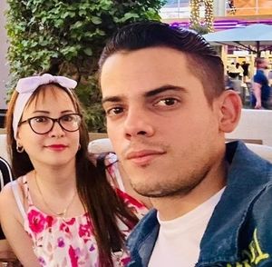 Meet your Posher, Roxanne